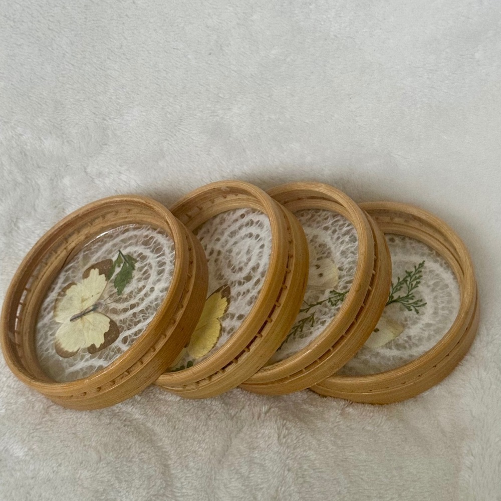 Vintage 1970s Real Pressed Butterfly Bamboo Resin Lace Coasters Set of 4 - Picture 4 of 4